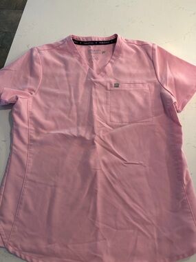 Fabletics women’s scrubs, baby pink jogger pants and scrub top size small